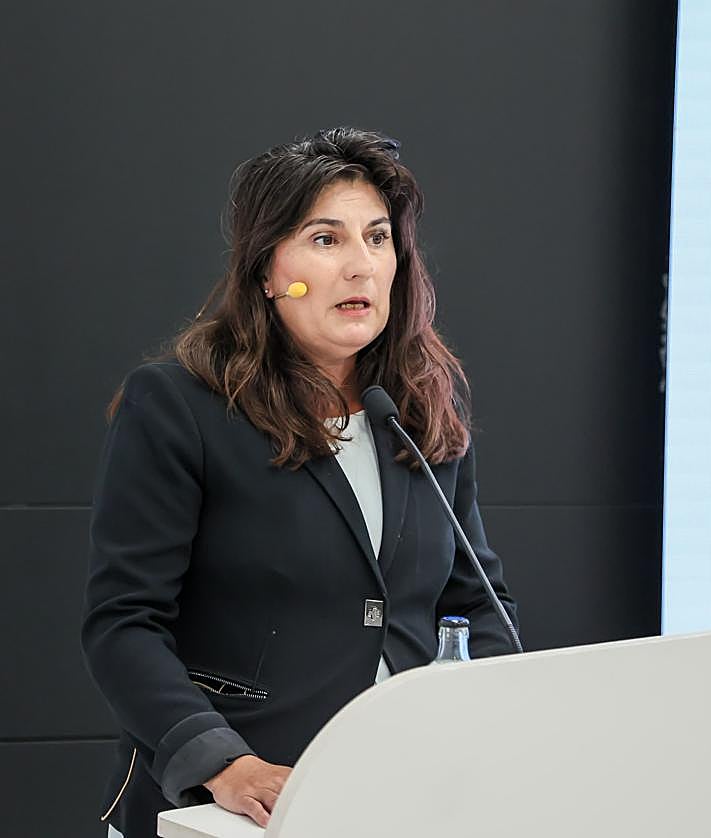 Imagen secundaria 2 - Distintos momentos del foro.