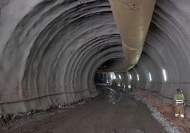 Interior del túnel principal de Salto de Chira que se excava desde el barrio de Las Filipinas.