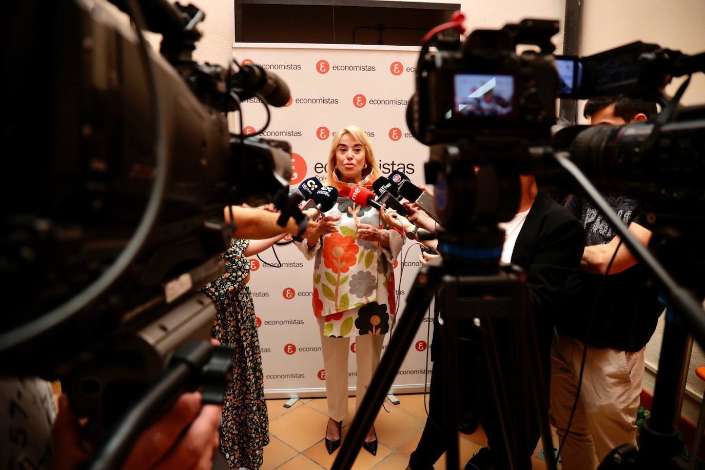 La presentación del informe &#039;El turismo de Canarias: un multimodelo a revisión&#039;, en imágenes