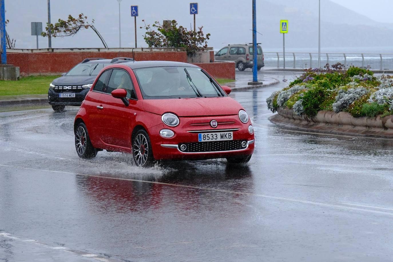 Lluvia inesperada en la capital grancanaria