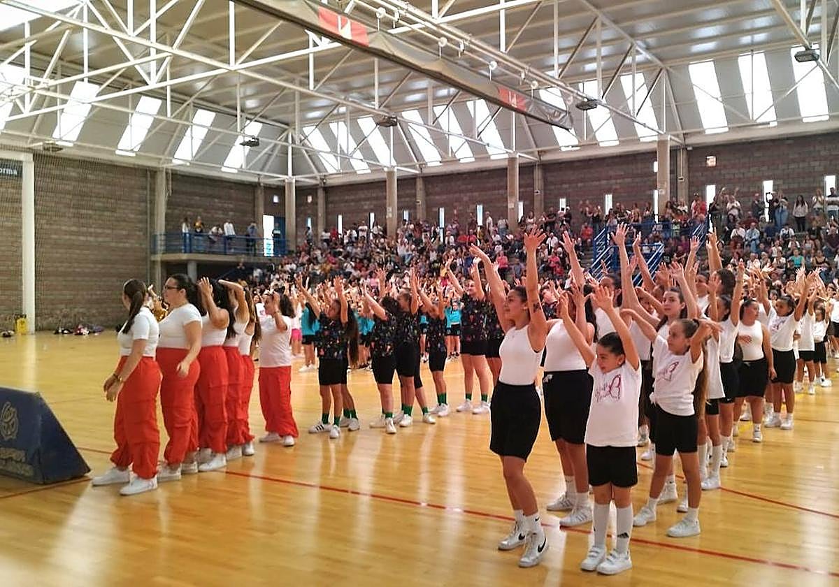 El Festival Insular de Aeróbic Juvenil reúne en el Cruce de Arinaga a 400 deportistas