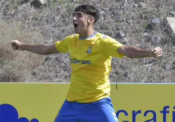 Pau Ferrer celebra uno de sus goles en la presente campaña.