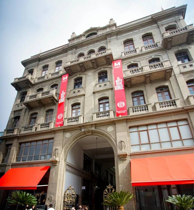 Fachada de la Casa Fugaz, en Lima.