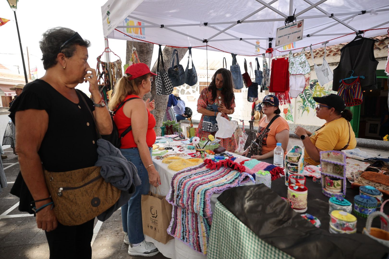 La feria de la mujer rural en Fataga, en imágenes