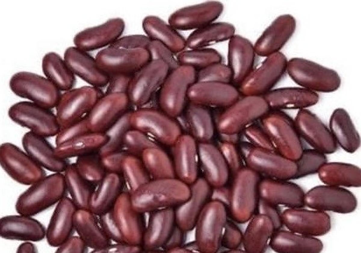 Imagen principal - Frejoles o judías mesoamericanas; costillas para salar y enriquecer los potajes y eclavos africanos traídos para el cultivo de caña.