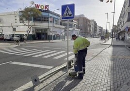 Cambio de material junto al carril de entrada a la ciudad, en Manolo Millares.