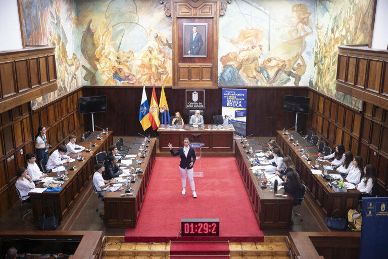 Imagen secundaria 1 - Alexia, Hapsa, Eloy, Julián y la caja de Pandora como hilo conductor