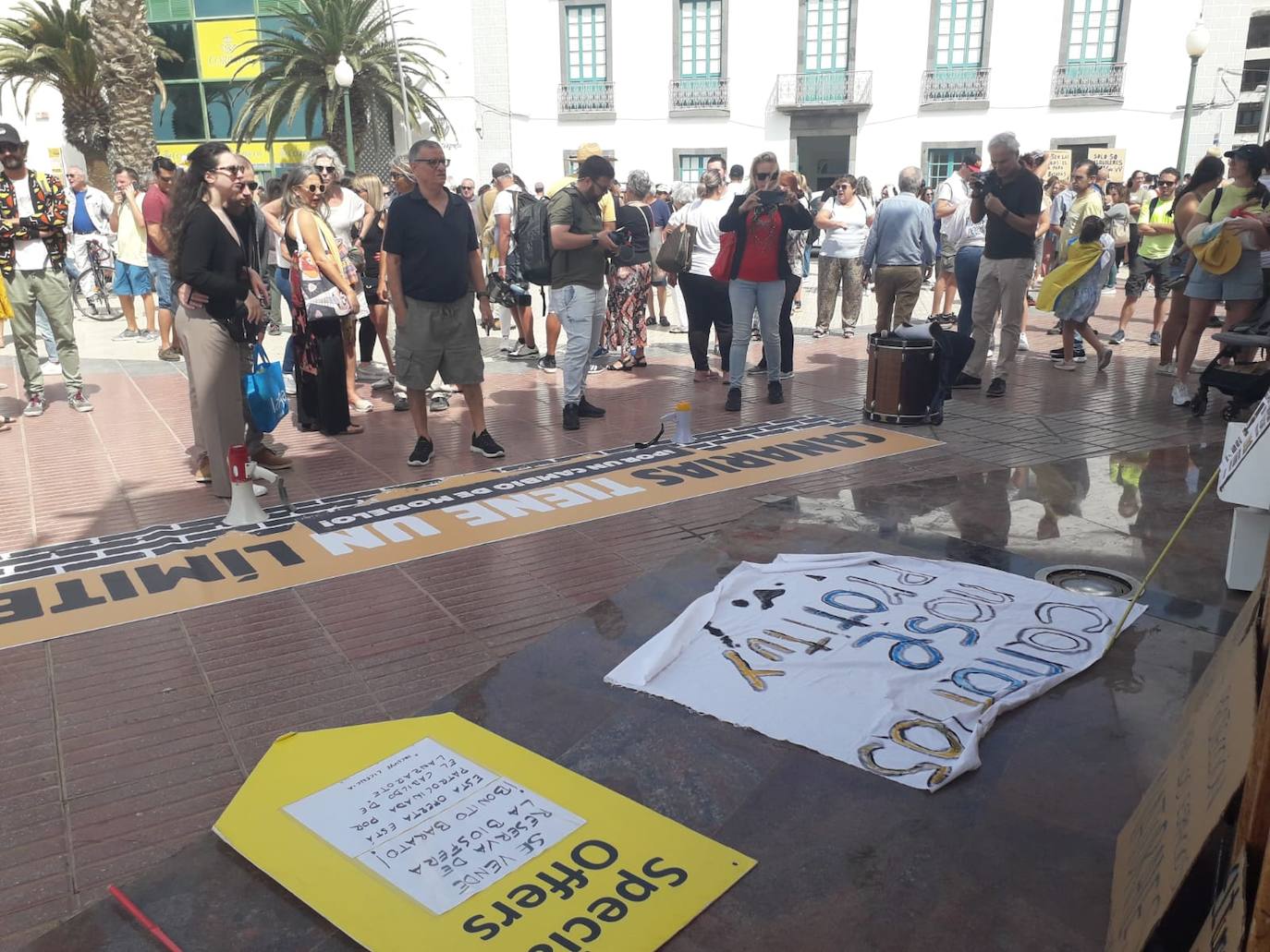 Las imágenes de la manifestación del 20A en toda Canarias