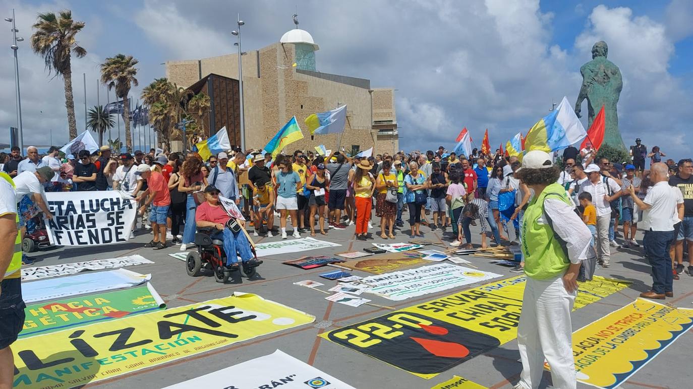 Las imágenes de la manifestación del 20A en toda Canarias
