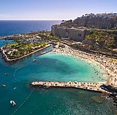 Una joven fallece en Mogán al chocar contra las rocas en una moto de agua