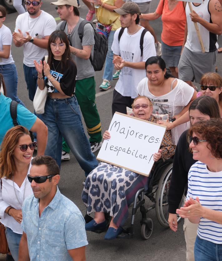 Imagen secundaria 2 - Agua, vivienda, paisaje, tierras raras, torretas: Fuerteventura, ahíta de todo, sale a la calle