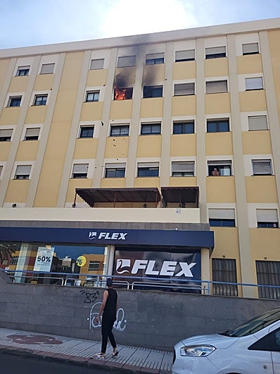 Imágenes de la vivienda afectada por el fuego.