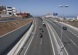Imagen de la GC-20 a la altura de los Bomberos, donde ya hay construida una vía.