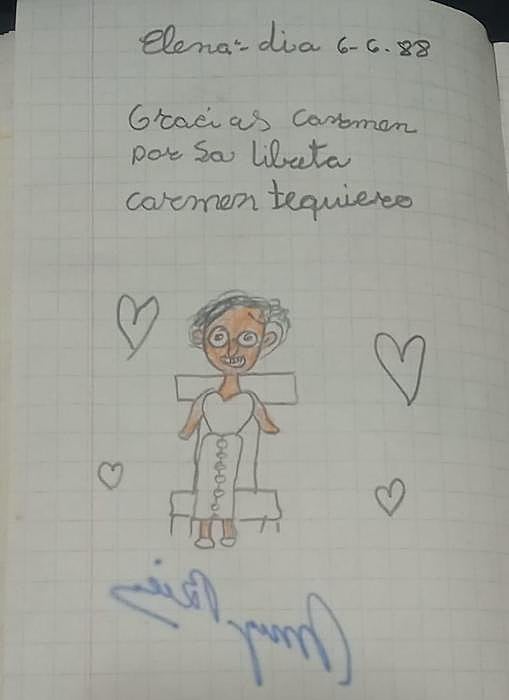Dibujo de la vecina Elena Álamo Ojeda en el que recreaba a Carmen Rubio. Lo hizo cuando tenía 7 años y aún lo conserva.