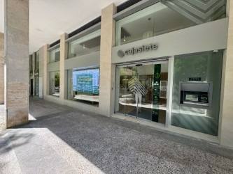 Imagen secundaria 1 - Cajasiete abre su primera oficina en Madrid