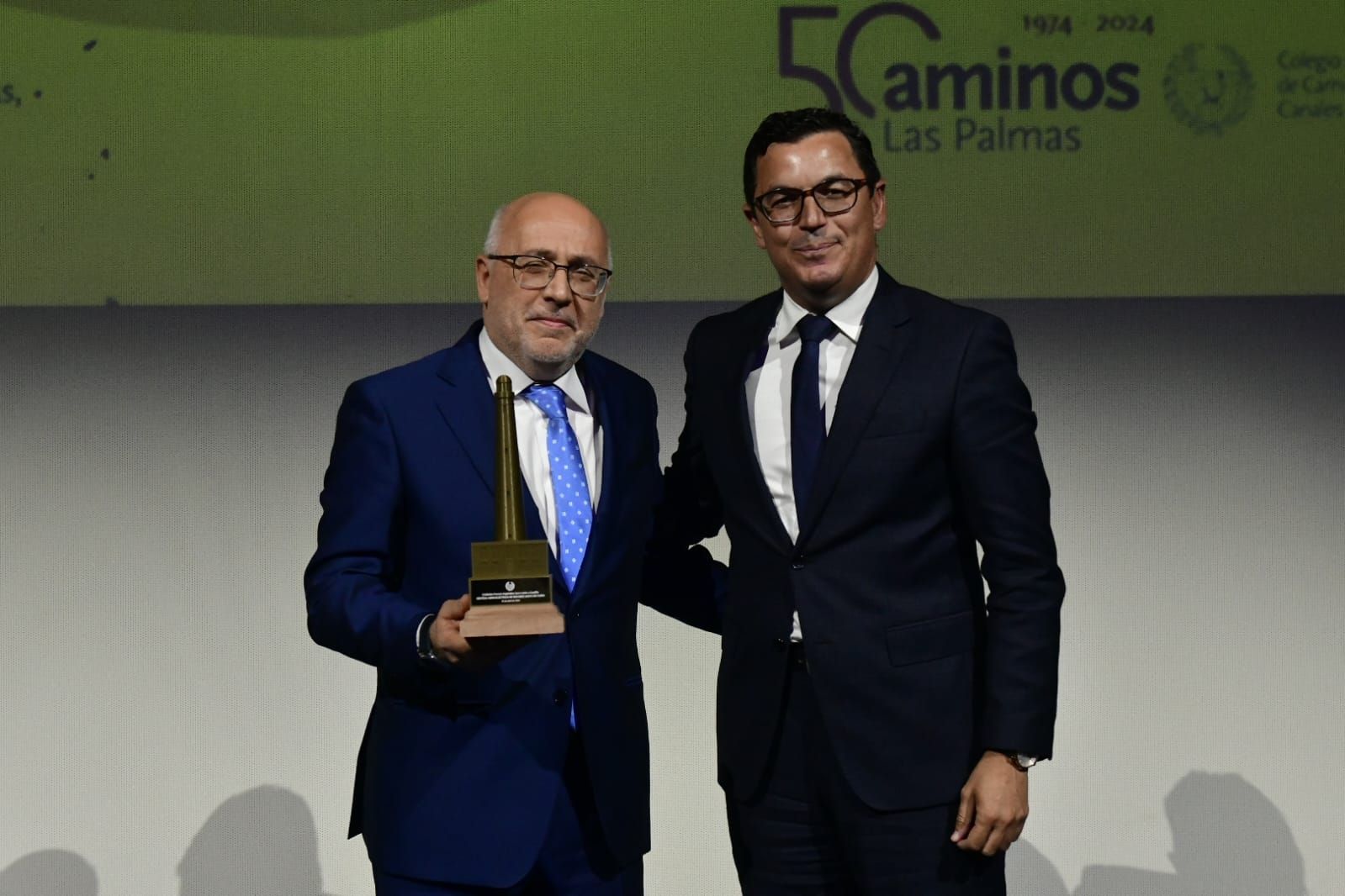 Reconocimientos bajo el sello de León y Castillo