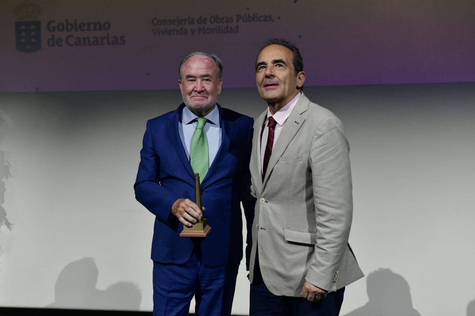 Reconocimientos bajo el sello de León y Castillo