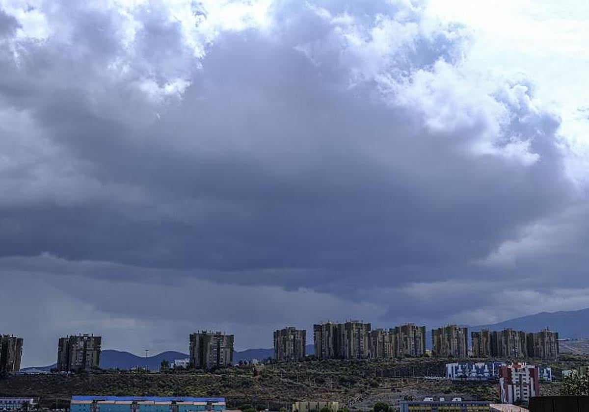 Nubosidad en Jinámar (Gran Canaria).