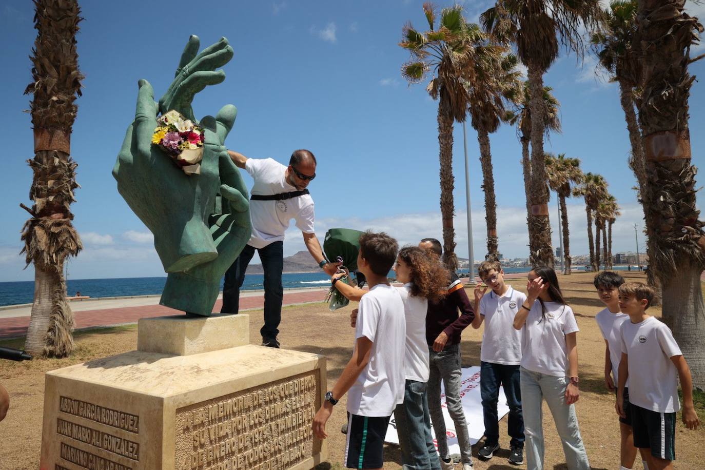 Homenaje a los fallecidos en la tragedia de El Rincón