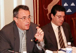 Acto conjunto en 1998 de los entonces rectores de la ULPGC, Francisco Rubio, y de la Universidad de La Laguna, Matías López.