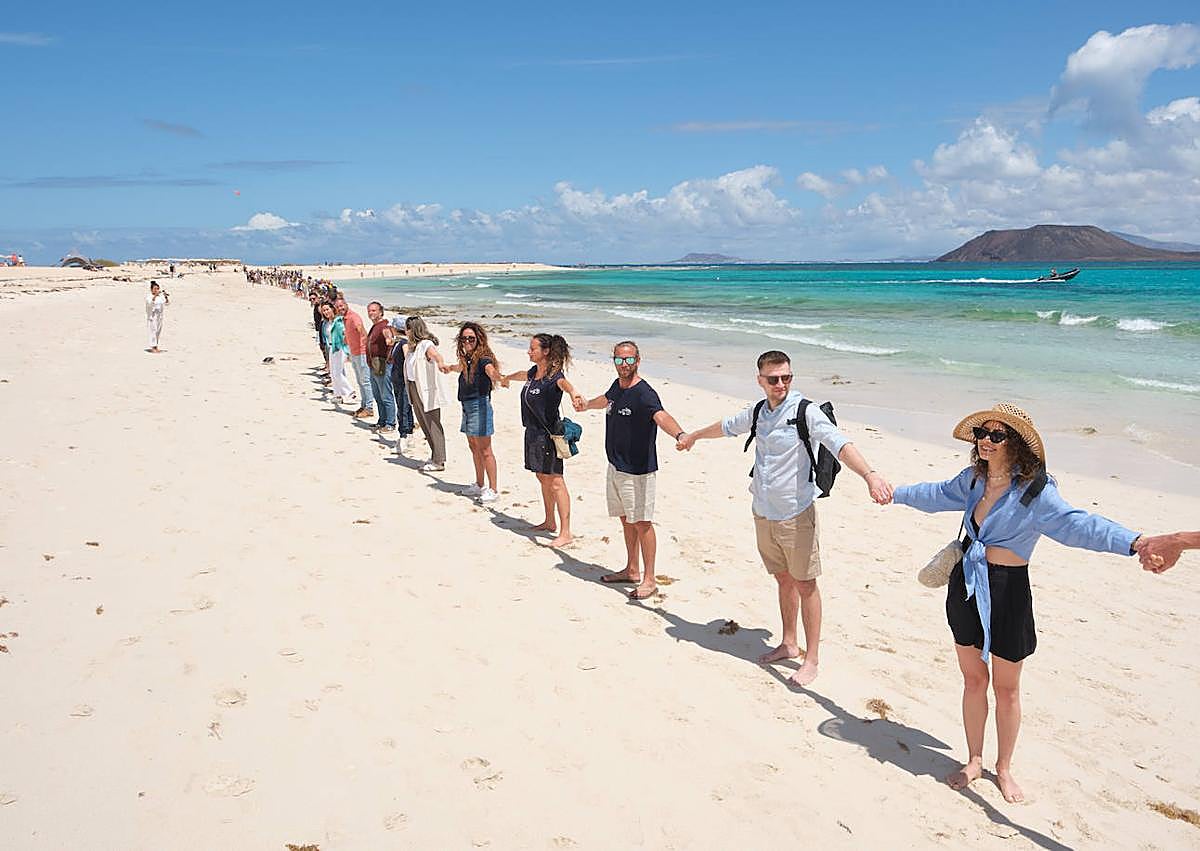 Imagen secundaria 1 - La convocatoria ha tenido una gran asistencia. / Javier Melián