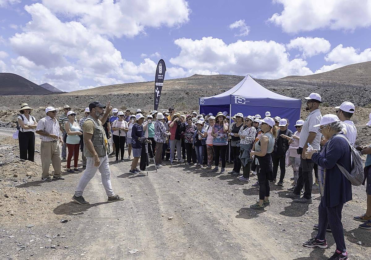 Mayores en la actividad que tuvo salida en La Degollada.
