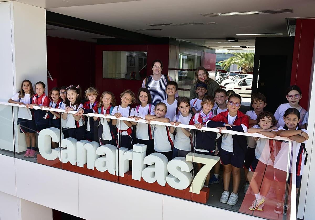 Las imágenes de la visita del CEIP Santa Bárbara a CANARIAS7