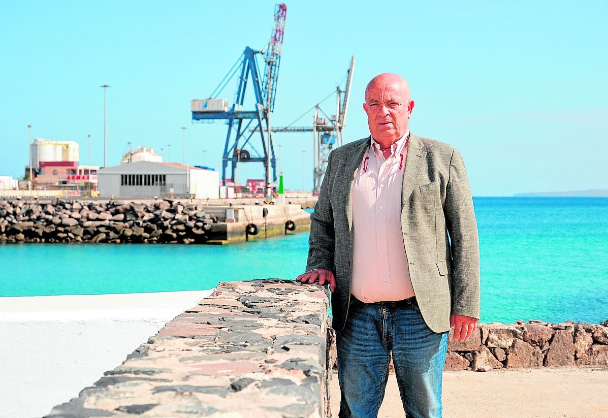 Juan Jesús Rodríguez Marichal, en el muelle comercial.