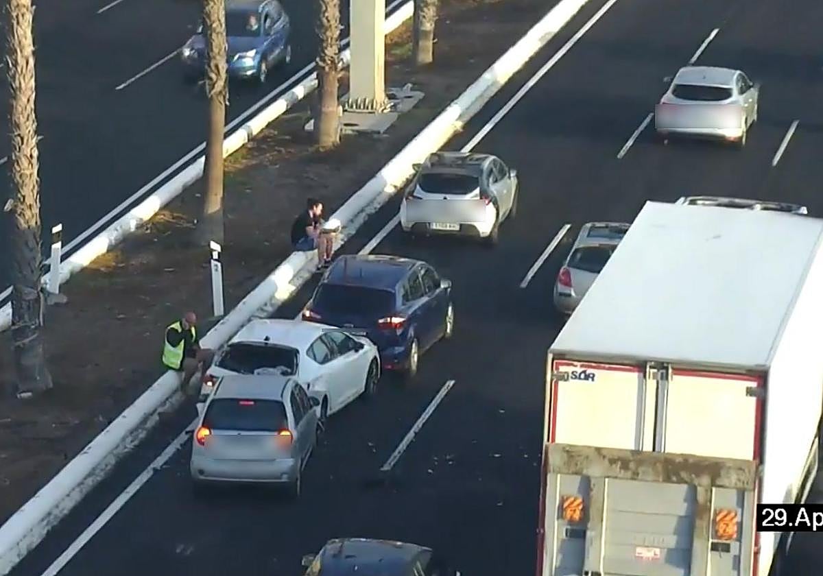 Imágenes capturadas desde las cámaras de seguridad de tráfico.