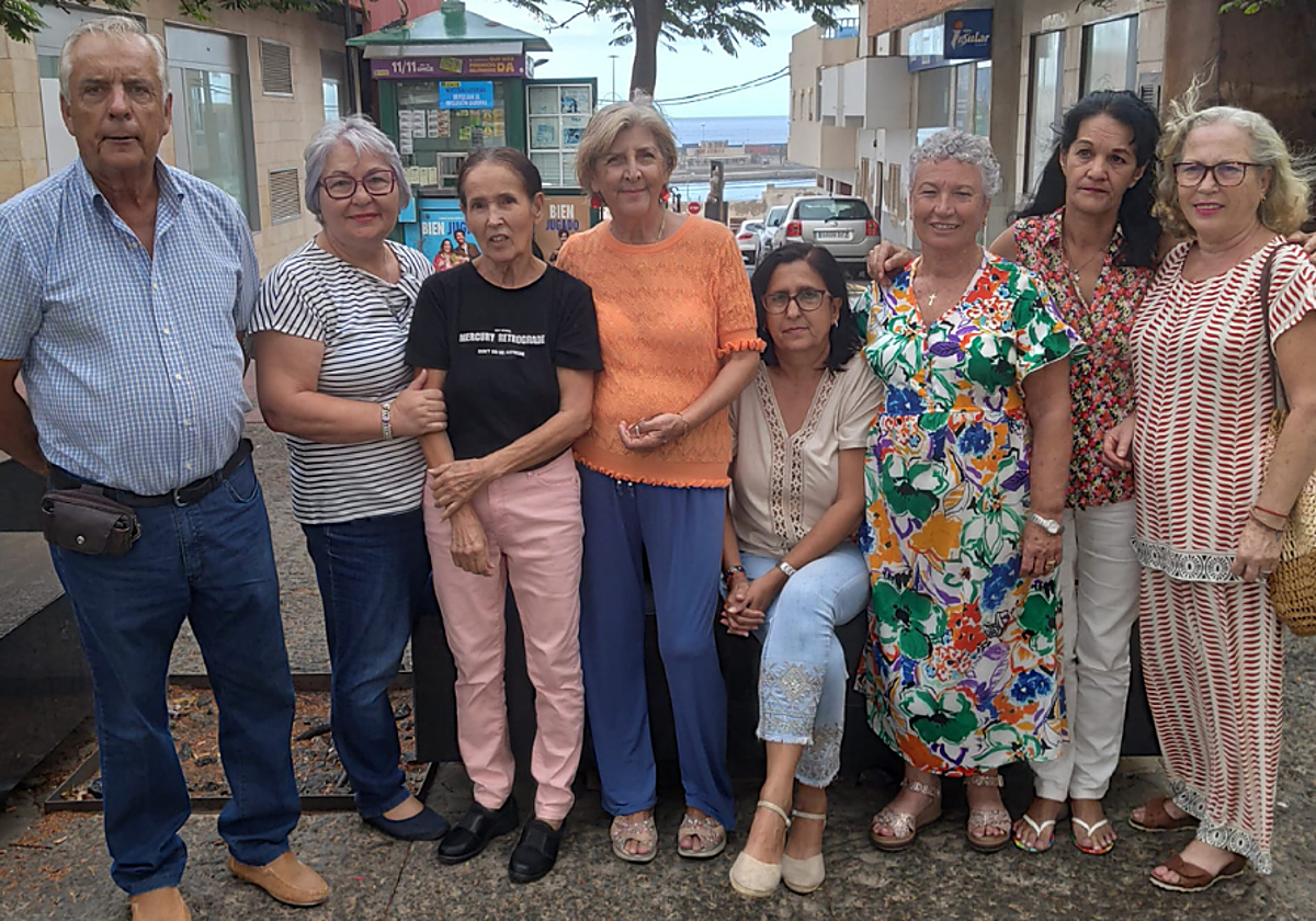 Miembros de Asomasamen, la segunda por la izquierda es Ana Trujillo, su presidenta.