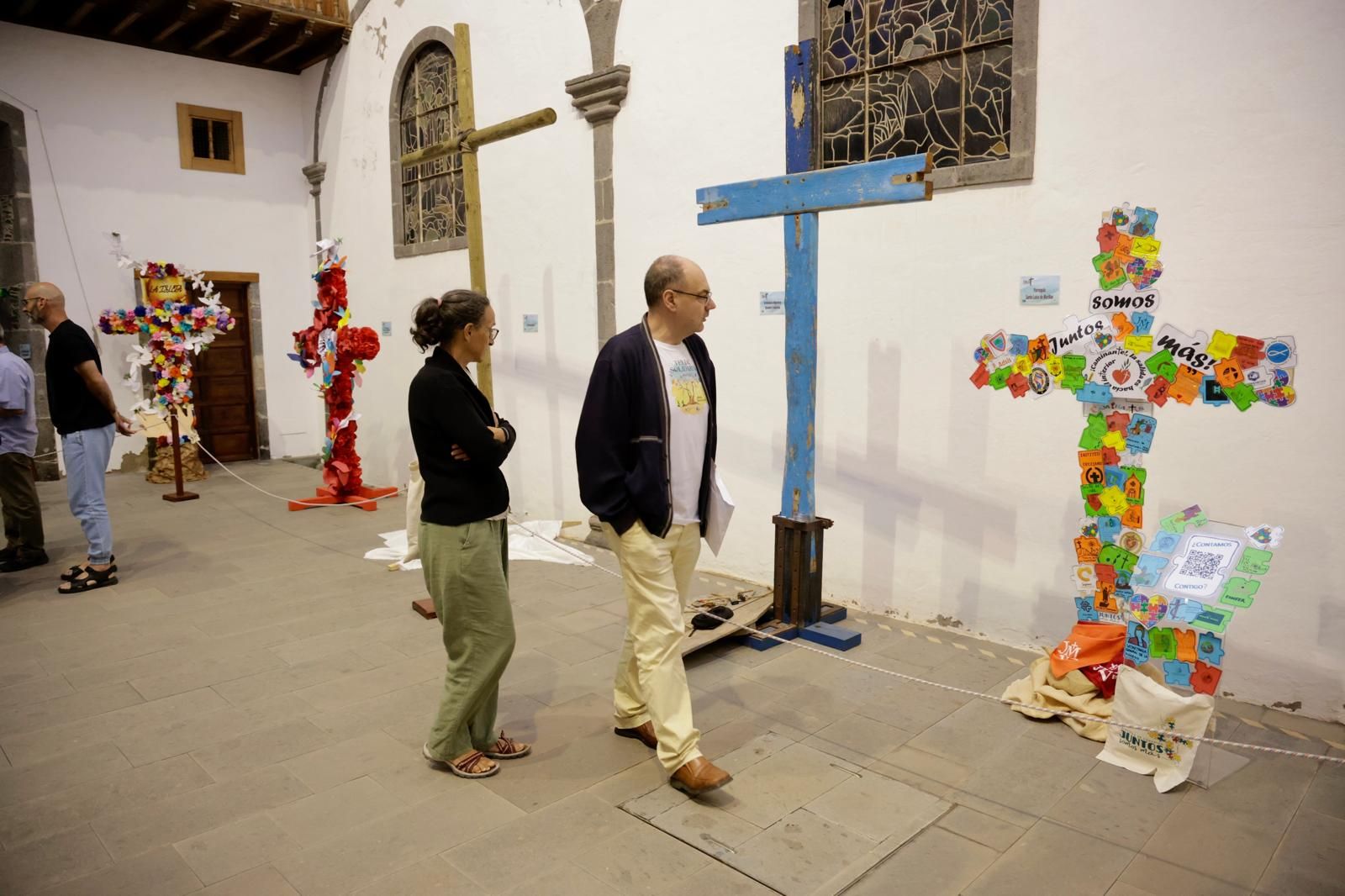 La inauguración de la Exposición de cruces, en imágenes