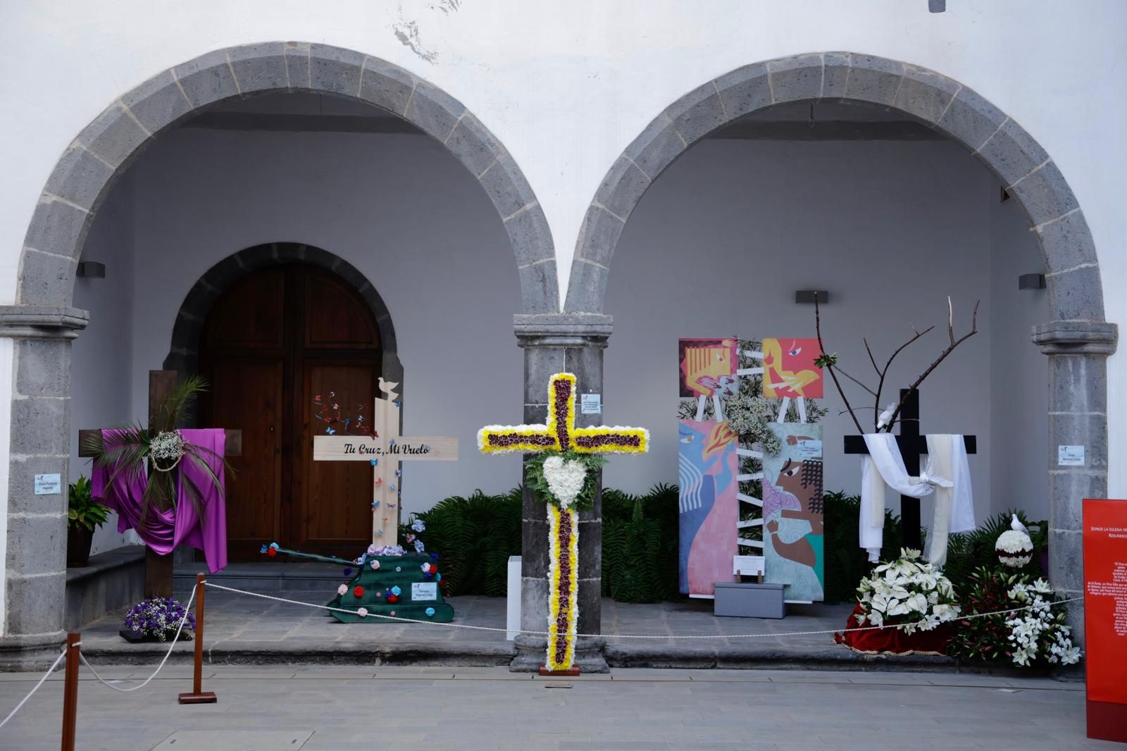 La inauguración de la Exposición de cruces, en imágenes