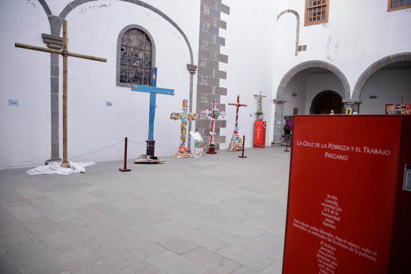 La inauguración de la Exposición de cruces, en imágenes