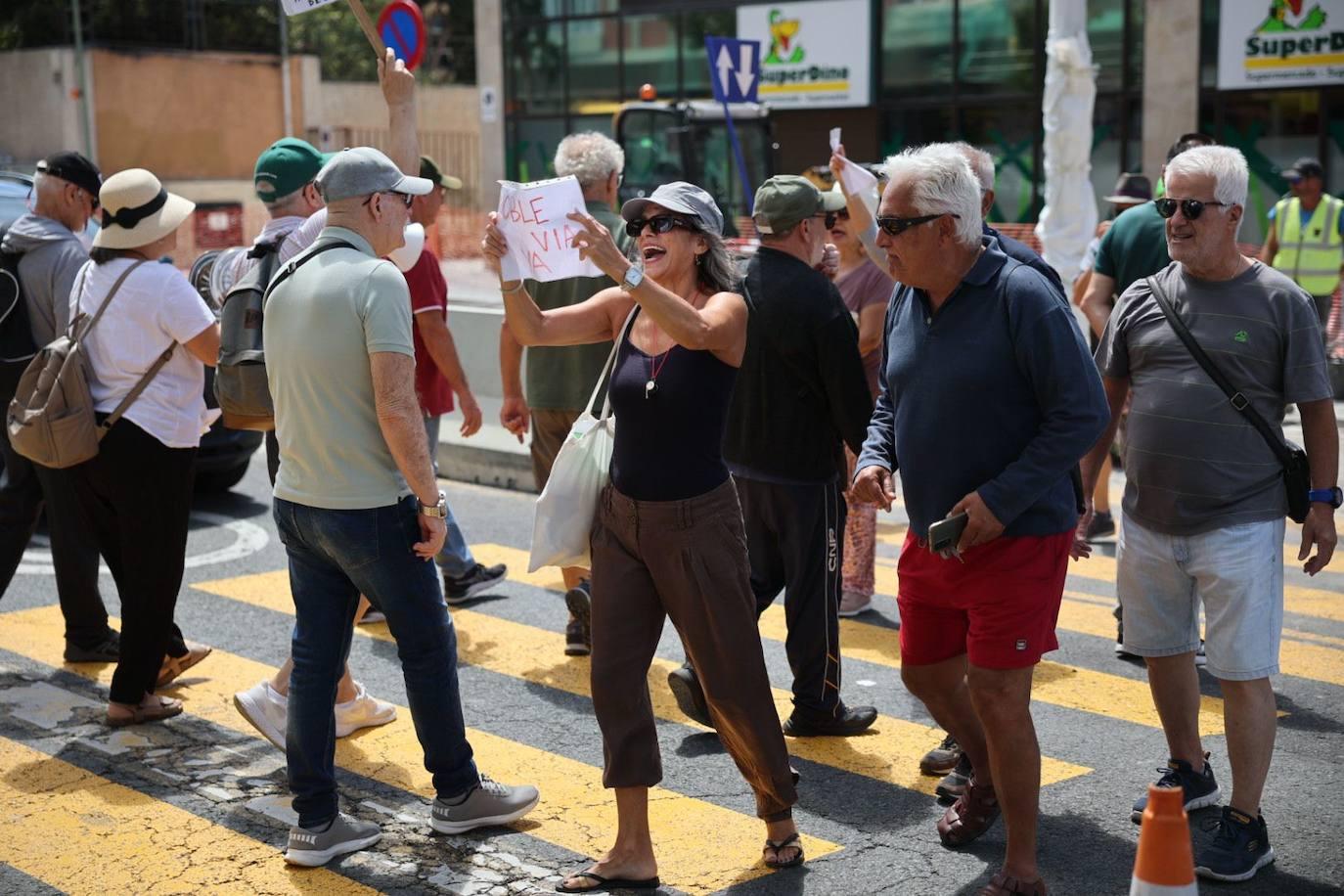 La protesta en La Isleta por la doble vía, en imágenes