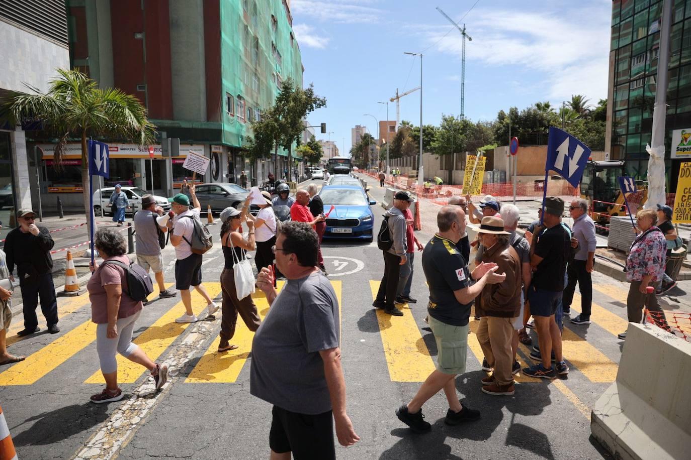 La protesta en La Isleta por la doble vía, en imágenes