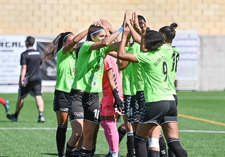 Las jugadoras del Femarguín celebraron así el pasado triunfo ante el Real Unión de Tenerife.