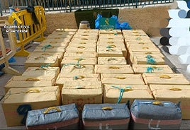 Los fardos de droga.