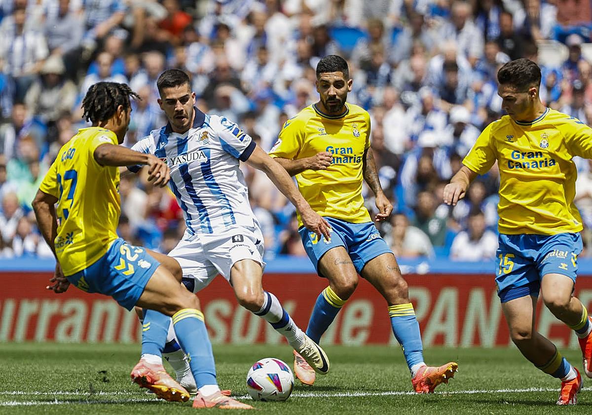 Imagen principal - Una derrota más, una jornada menos