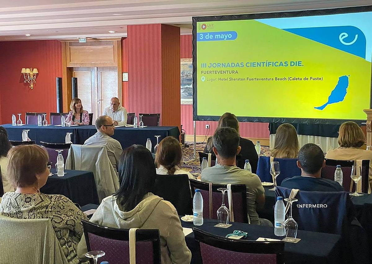 Imagen secundaria 1 - Las enfermeras llaman a apostar por la educación afectivo sexual en todas las etapas de la vida