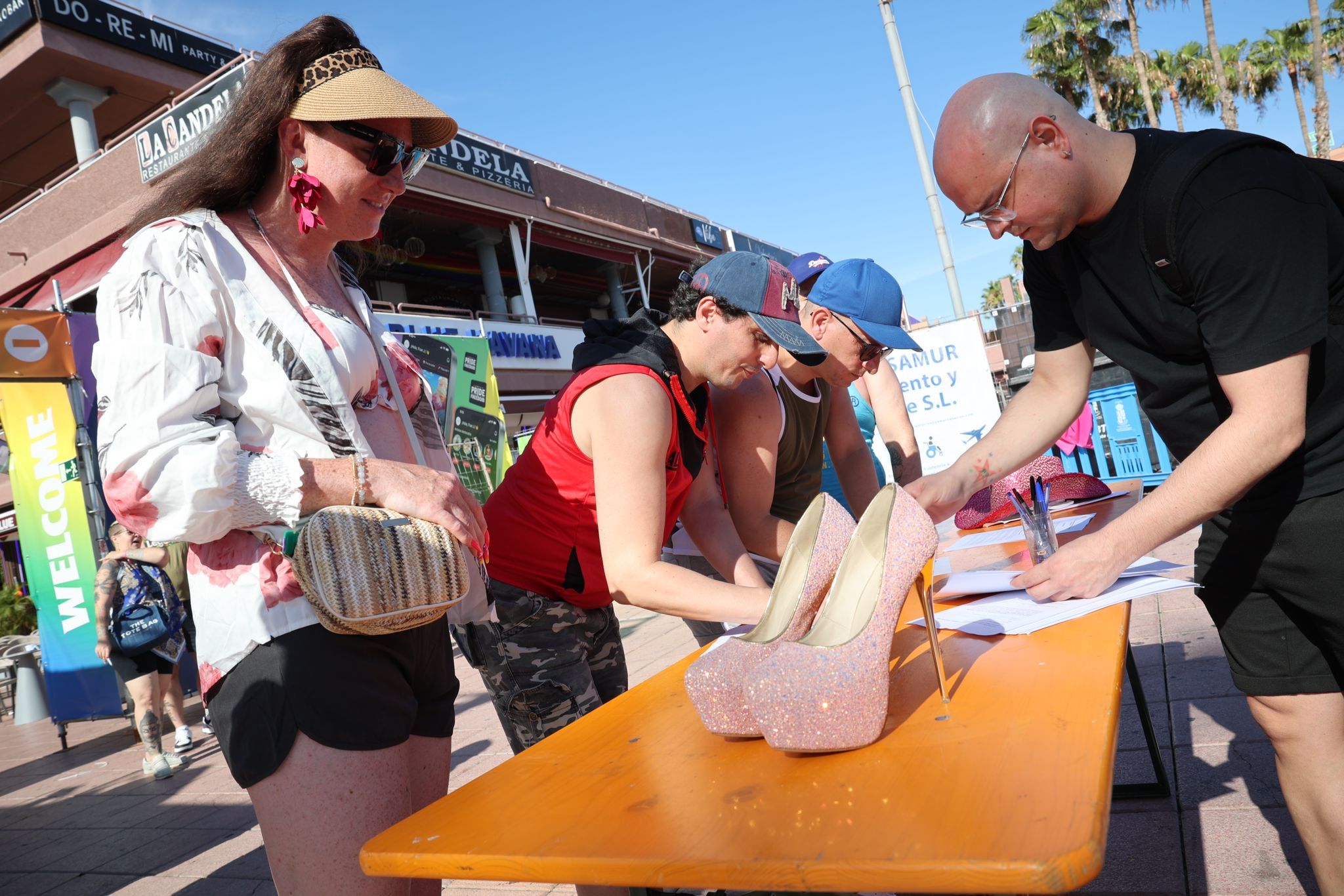 La carrera de tacones de Maspalomas Pride, en imágenes
