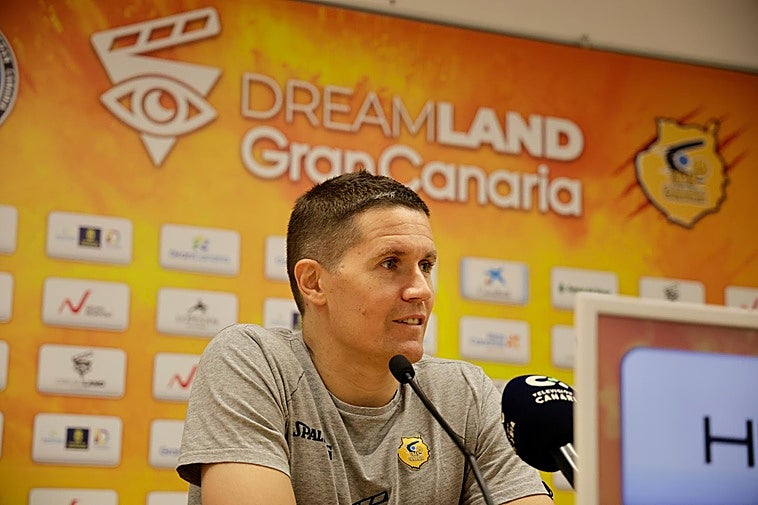 Jaka Lakovic en rueda de prensa.