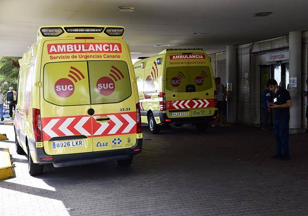 Imagen de archivo de ambulancias del Servicio de Urgencia Canario.