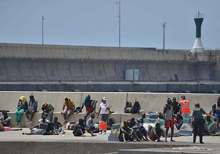 Imagen de archivo de un grupo de migrantes rescatados en El Hierro.