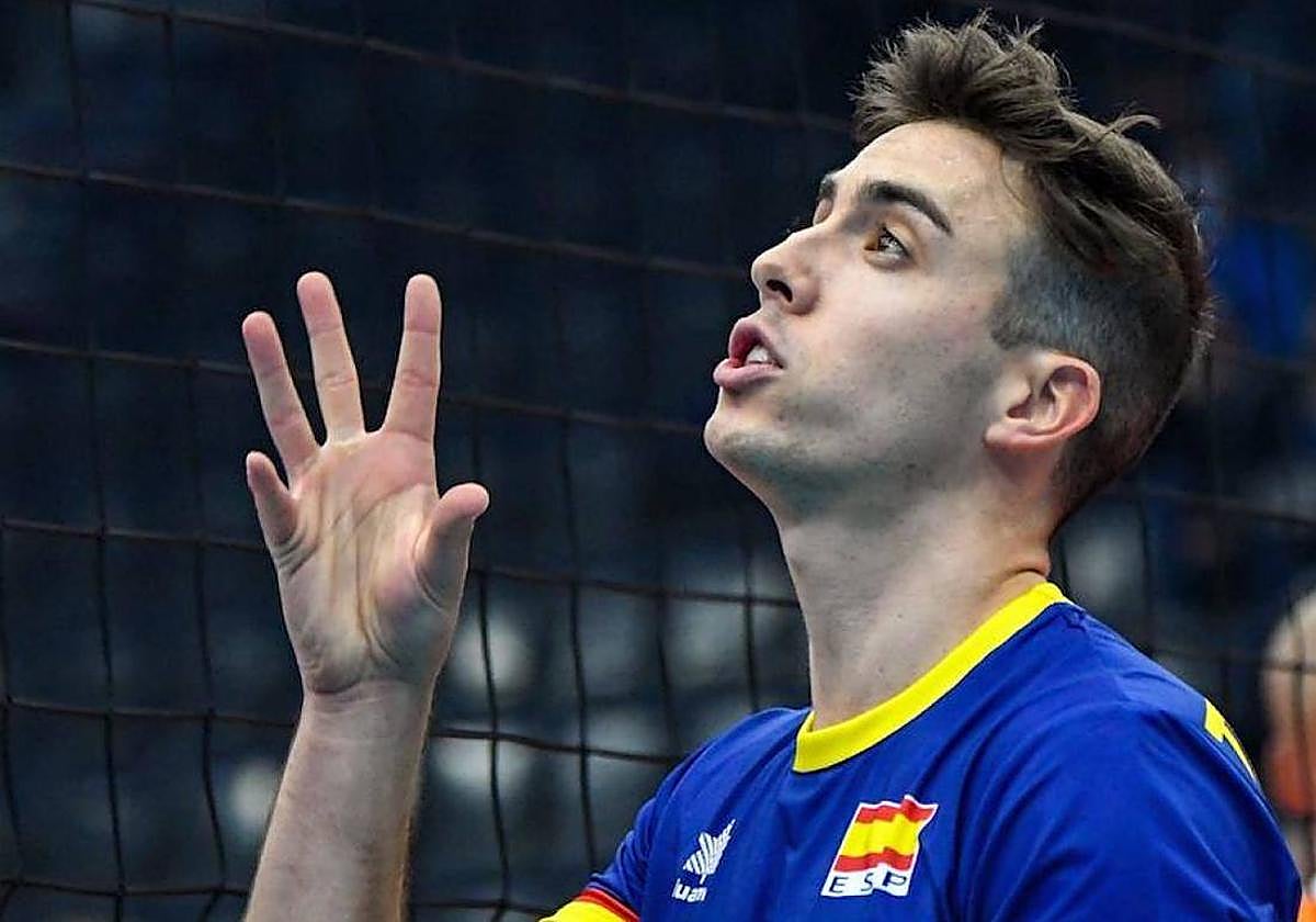 Ángel Trinidad, en un partido con la selección española.