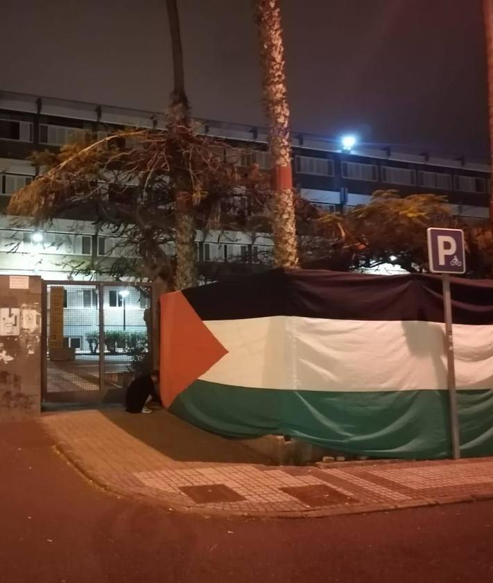 Imagen secundaria 2 - Alumnado de la ULPGC se suma a otras universidades españolas e inicia una acampada en apoyo a Palestina