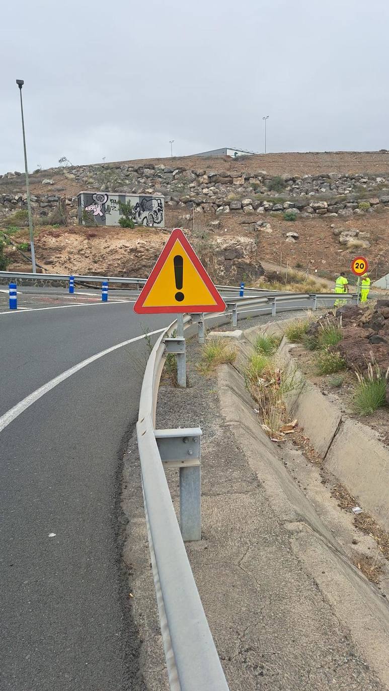 El Cabildo asfaltará este jueves por la noche el acceso a Salinetas desde la GC-1