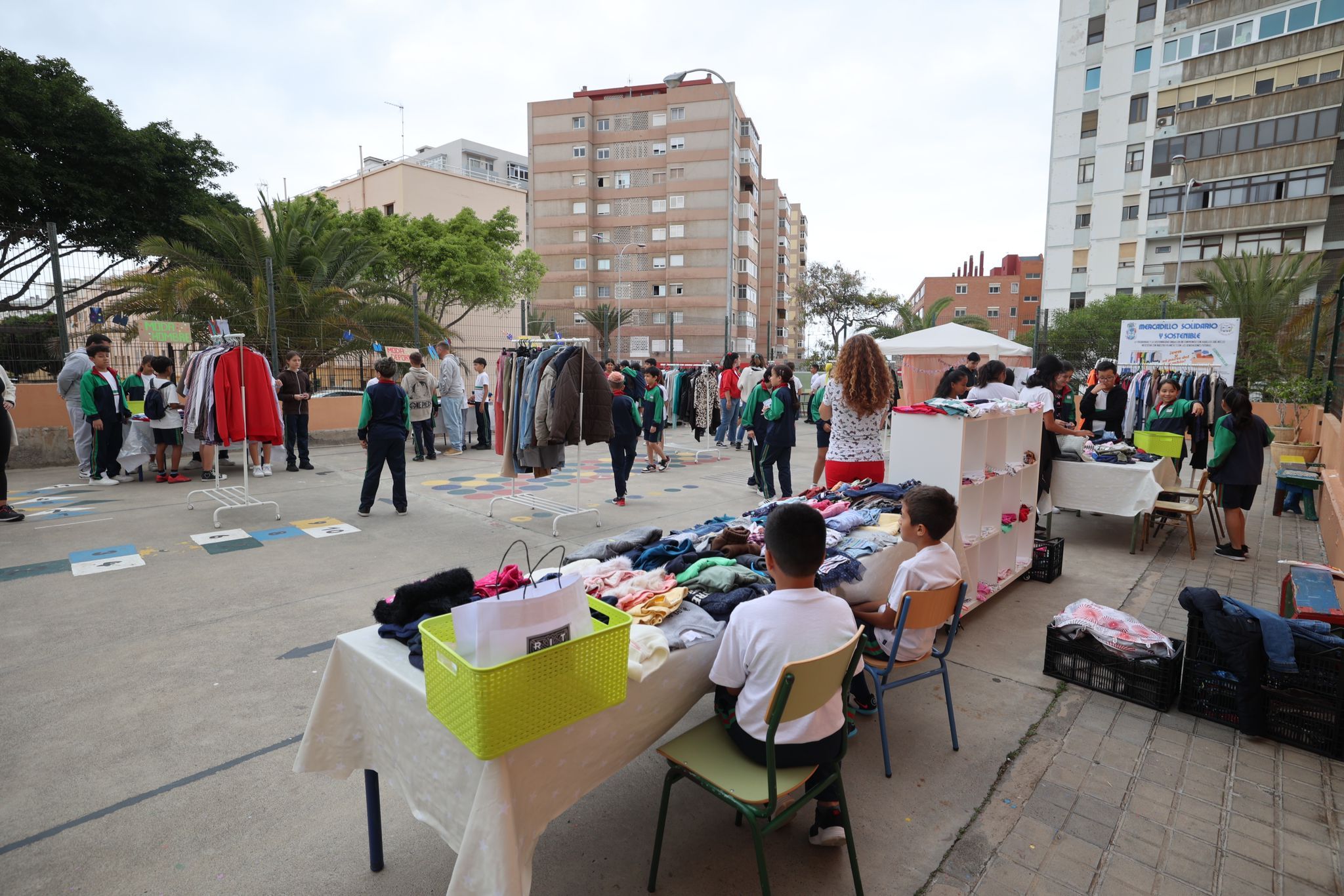 El CEIP García Lorca celebra un mercadillo solidario