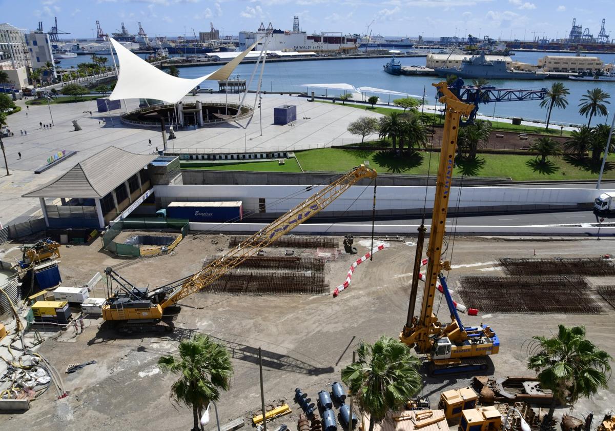 Imagen aérea de las obras para el acondicionamiento de la Metroguagua en el parque Santa Catalina.