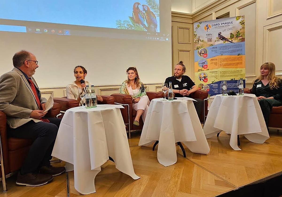 Loro Parque defiende la importancia de los zoológicos modernos en el parlamento alemán