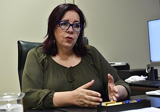 Foto de archivo de Manuela Armas durante una entrevista.